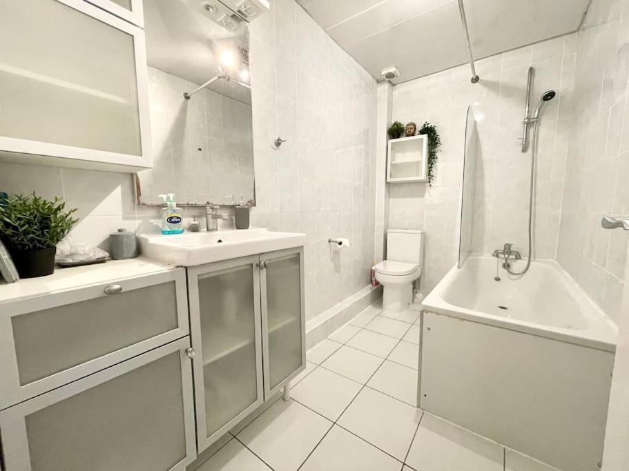 *New* Beautiful 2 Bedroom House In Central Location ロンドン エクステリア 写真